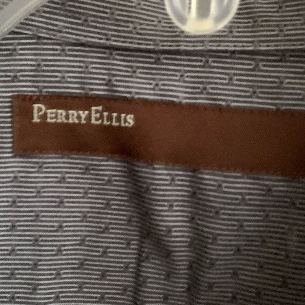 👔Perry Ellis grey button down - Picture 3 of 10